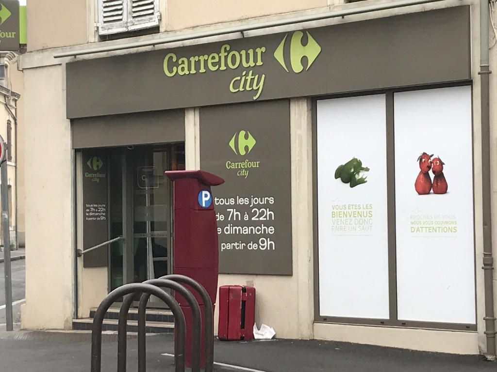 Carrefour City - 1 Pl. Georges Washington Le Mans 72000 - Supermarchs,  hypermarchs (horaires, ouvert le dimanche)