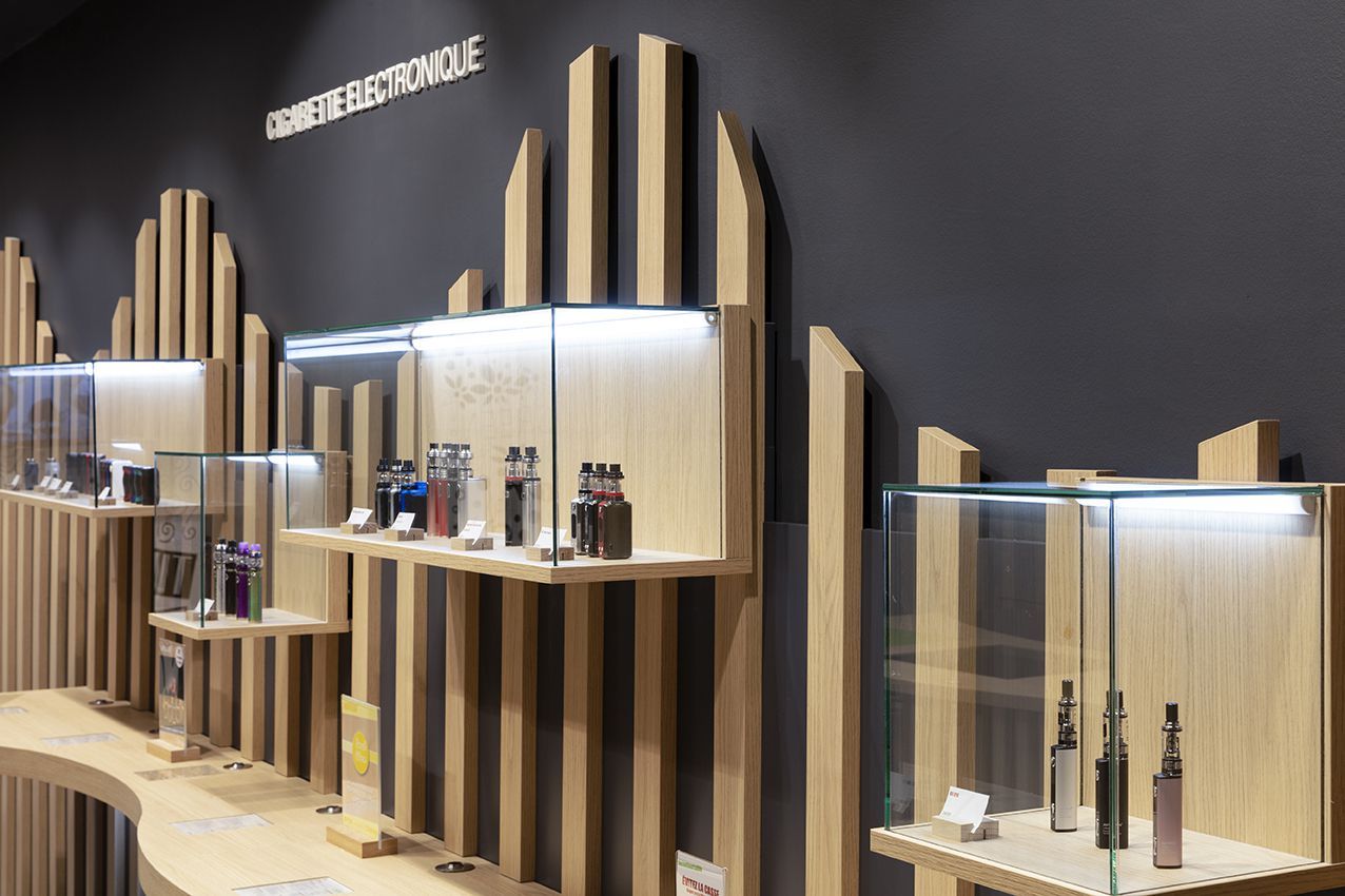 Clopinette - Bd Gn de Gaulle Nantes 44200 - Articles pour vapoteurs  (horaires)